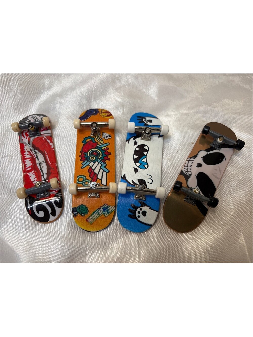 Lot of 4 Vintage Fingerboards Skateboards Toys Including 2 Tech Deck